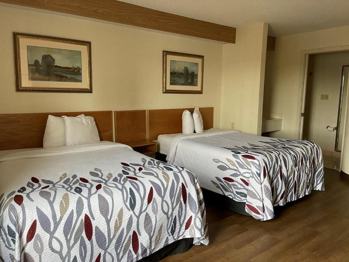 Red Roof Inn Брэнсон Экстерьер фото